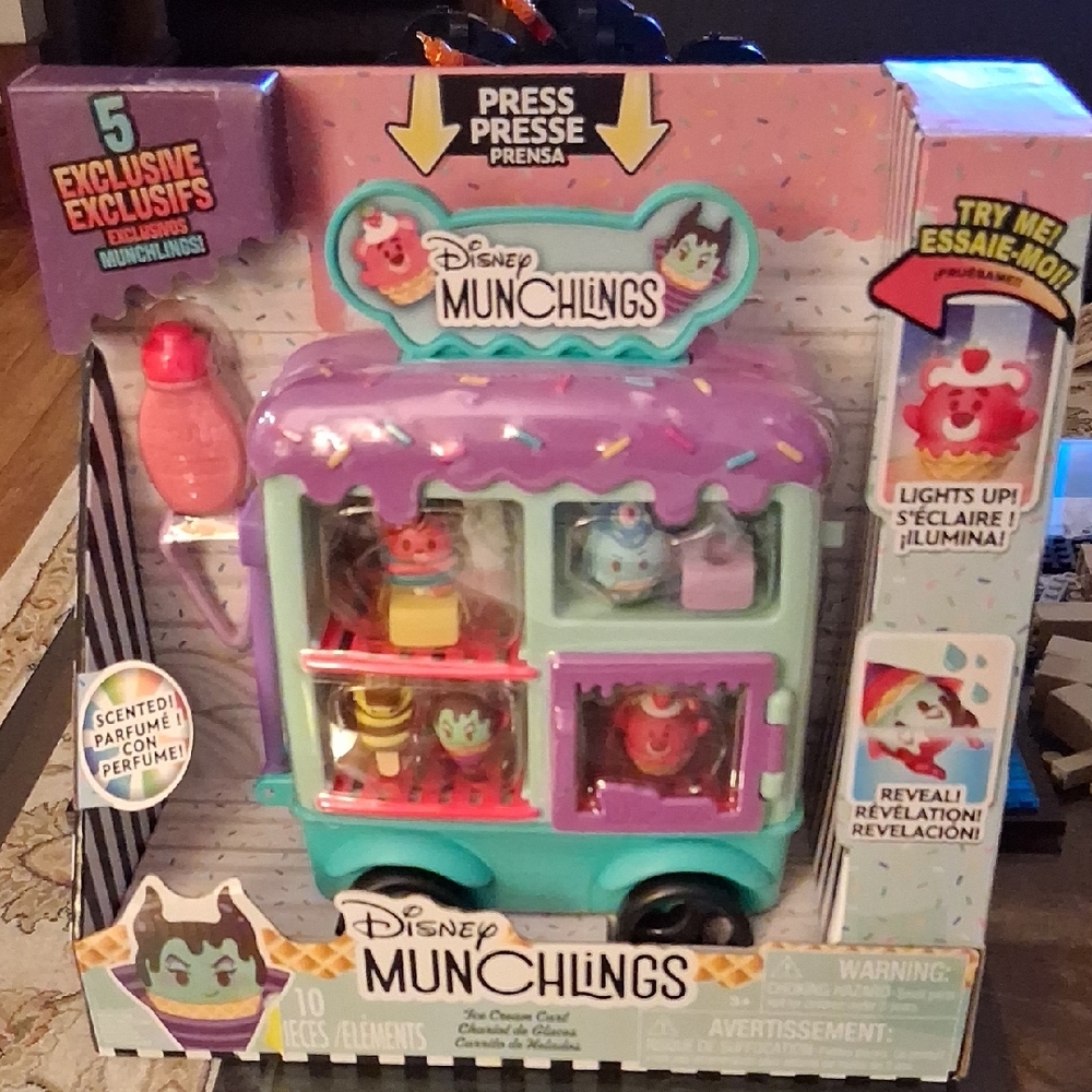 DISNEY MUNCHLINGS ICE CREAM CART EXCLUSIVE